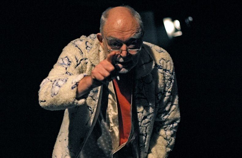 eseuri despre banalitatea raului, 2007 - mihai maniutiu