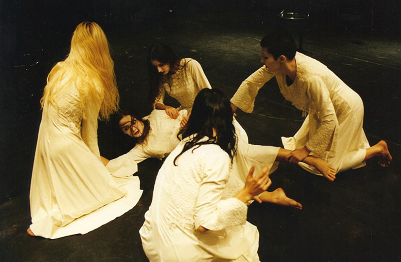 intrusa, 2002 - mihai maniutiu