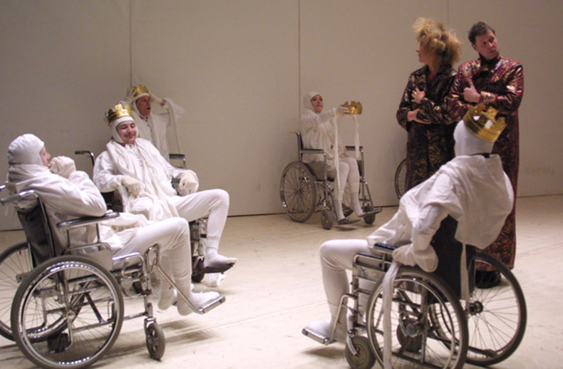 tragica istorie a doctorului faust, 2003 - mihai maniutiu