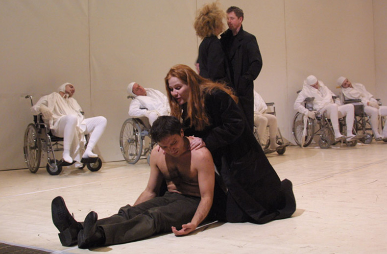 tragica istorie a doctorului faust, 2003 - mihai maniutiu