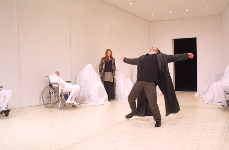 tragica istorie a doctorului faust, 2003 - mihai maniutiu