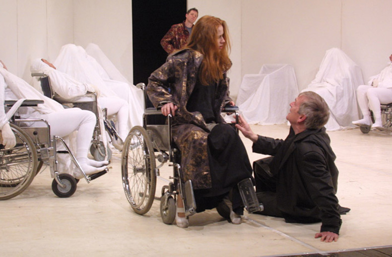 tragica istorie a doctorului faust, 2003 - mihai maniutiu